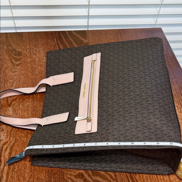 Michael Kors Brown and Pink Tote Bag - Picture 13 of 15